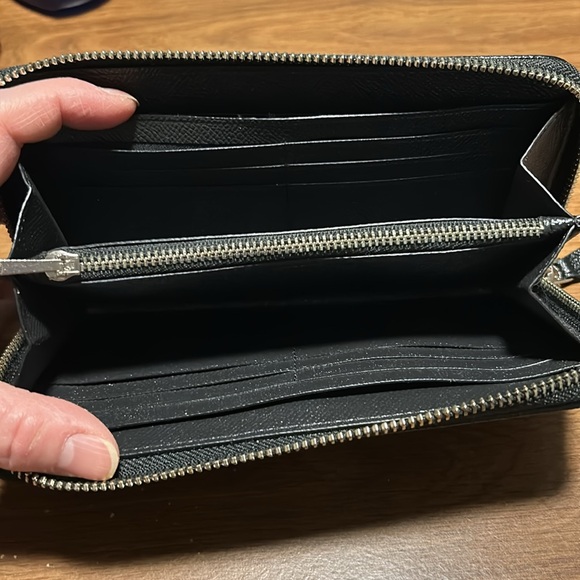 Coach Jacquard handbag with matching wallet. - Picture 5 of 5